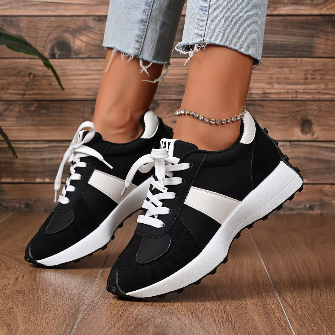 Sneakers Donna Urban Black & White con Suola Track